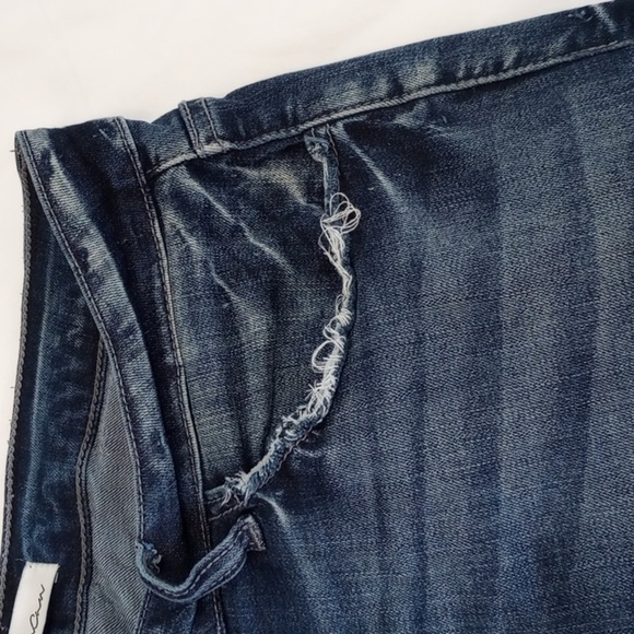 KanCan Womens Denim Shorts Sz 30 Distressed Raw Hem Knee Length Summer Spring - Picture 5 of 8